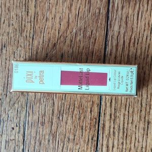 Pixi by Petra-- Matte Last Liquid Lip, caliente coral